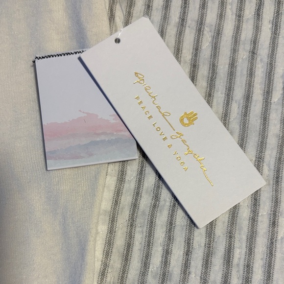 Spiritual Gangster Love is Tally Shrunken Tee ~ Small ~ Cream ~ NWT - Picture 4 of 7